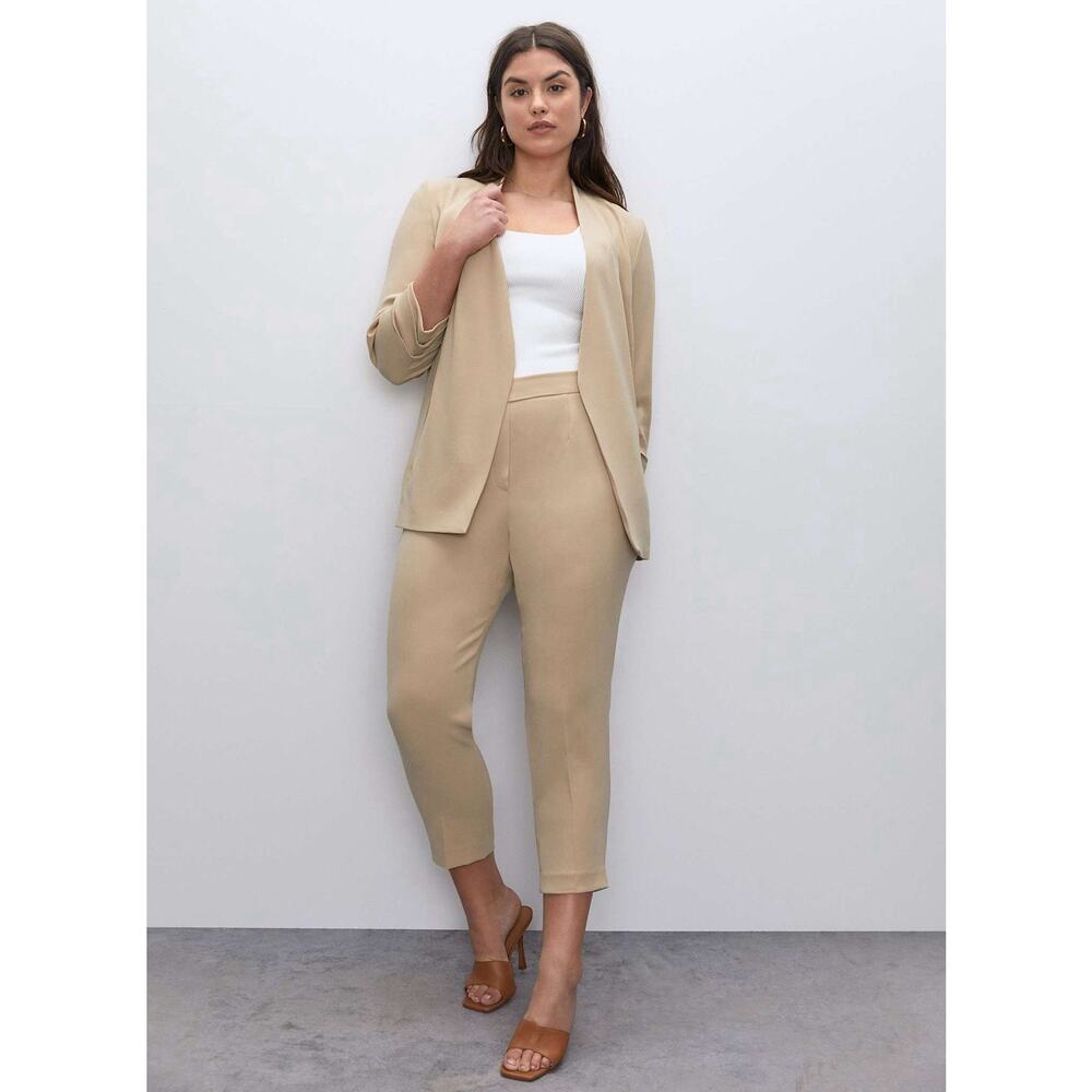 Aritzia Babaton‎ Power Hip Blazer Mirror Crepe Cream Beige Size 4 Preppy - Picture 2 of 10